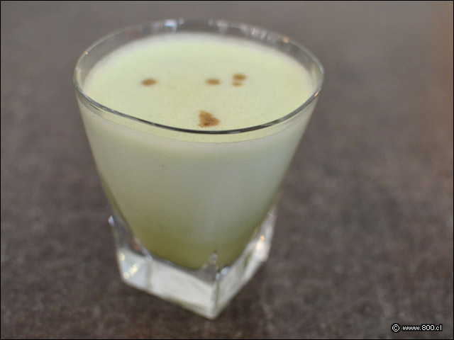 Pisco Sour albahaca en Meze - Meze