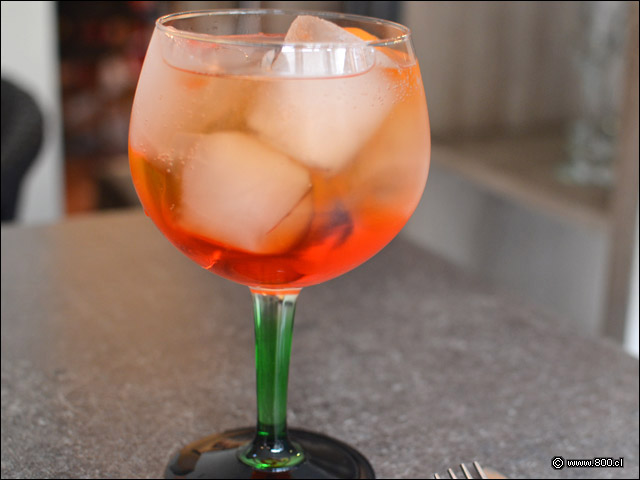 Generoso Aperol Spritz en Meze - Meze