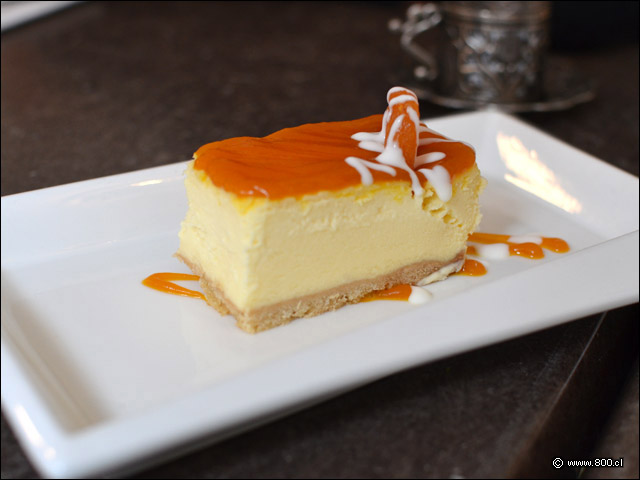 Cheese Cake con toques de la casa en en Meze - Meze