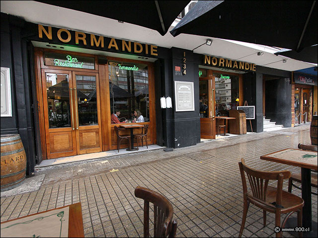 Fachada y entrada Normandie