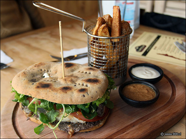 Sndwich de Cojinova con tapenade de aceitunas en tortilla - La Yunta - ex Capica