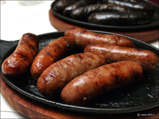 Longanizas de ciervo a la parrilla