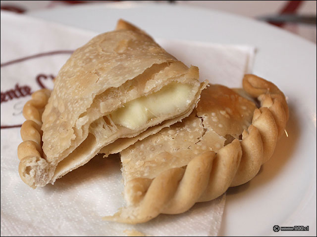 Empanada de queso frita - Fuente Chilena - Pedro de Valdivia