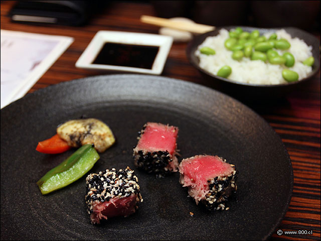 El delicados plato de Atn Sellado en Teppanyaki - Matsuri - Mandarin Oriental Santiago