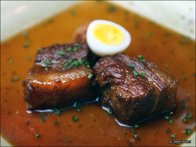 Lomo de wagyu servido con salsa ponzu - Matsuri - Mandarin Oriental Santiago