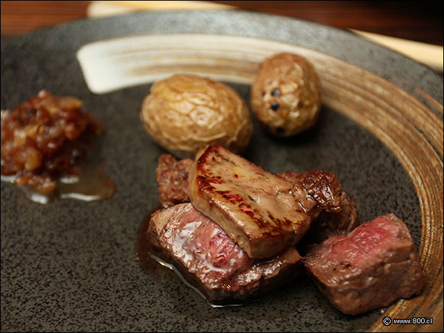 Filete con foie grass en teppanyaki - Matsuri - Mandarin Oriental Santiago