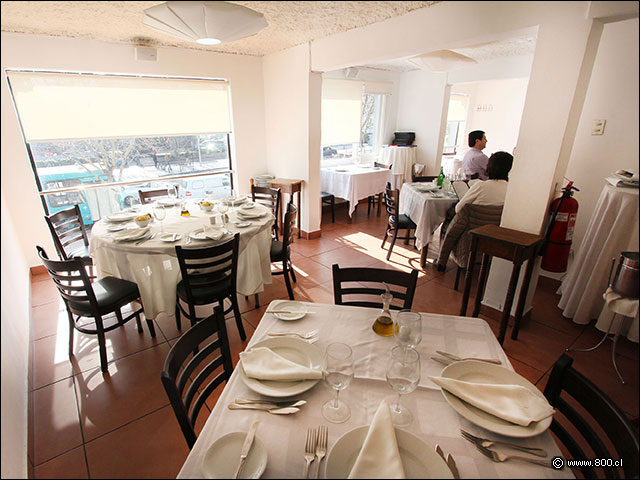 Salones en el 2 piso del restaurante Miraolas en Vitacura  - Miraolas Vitacura