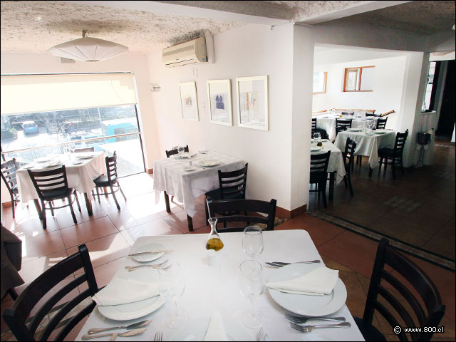 Salones en el 2 piso del restaurante Miraolas en Vitacura  - Miraolas Vitacura