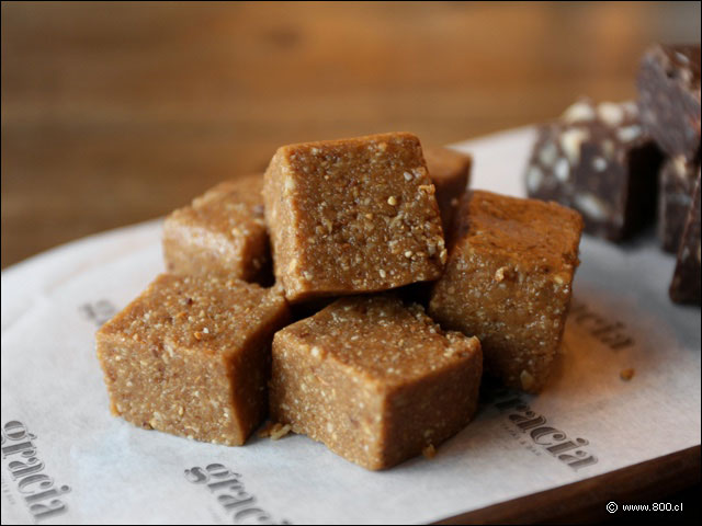 Turr�n de almendras molidas con miel - Gracia Tapas & Bar