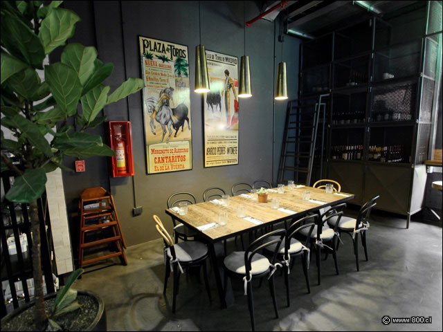 Mesas y decoraci�n - Gracia Tapas & Bar