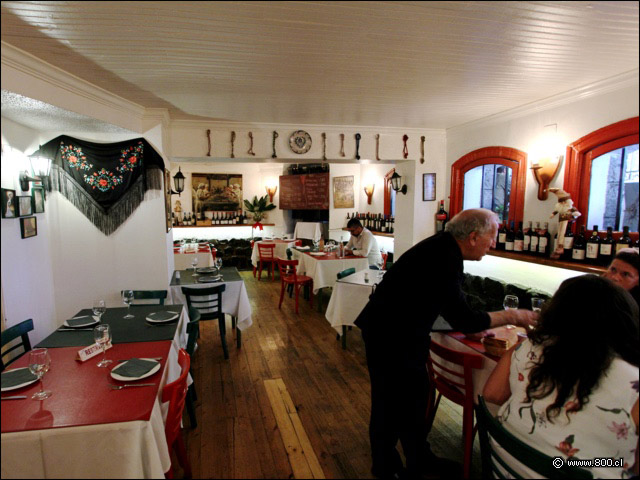 Vista general del saln comedor interior - La Bodeguilla de Cristbal