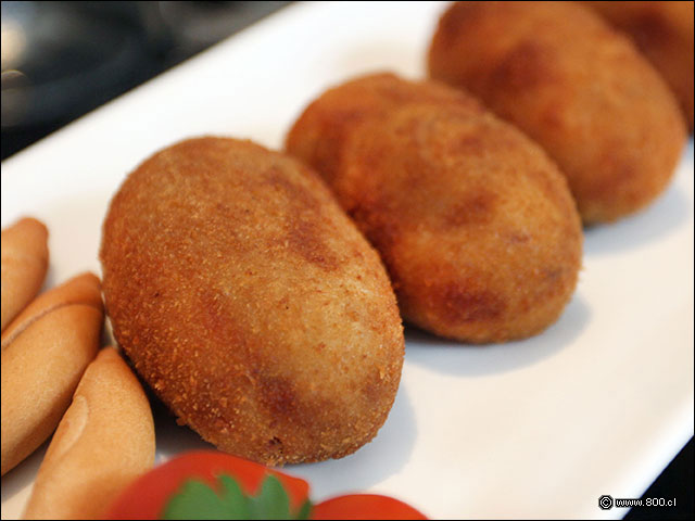 Perfecta fritura en estas croquetas de jam�n - Formentera