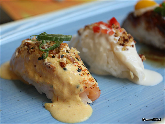 Nigiri de salmn a lo macho - La Mar Cebichera