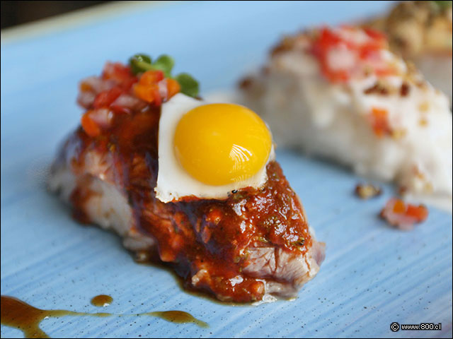 Nigiri de lomo saltado - La Mar Cebichera
