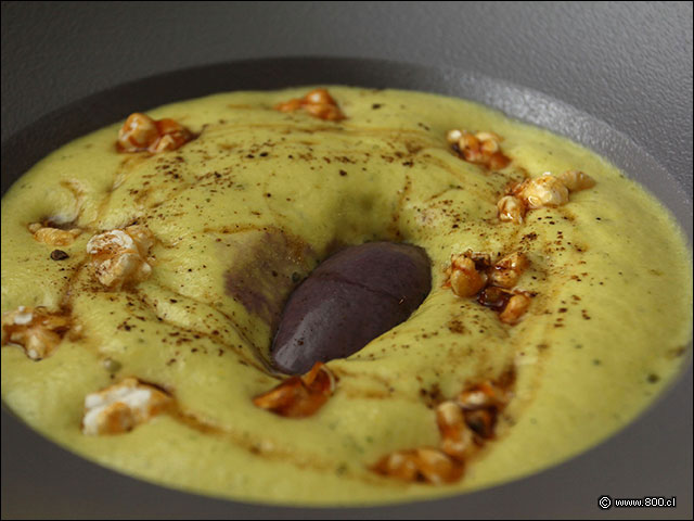 Suave textura y contundente sabor en esta sopa de Pistacho - La Misi�n