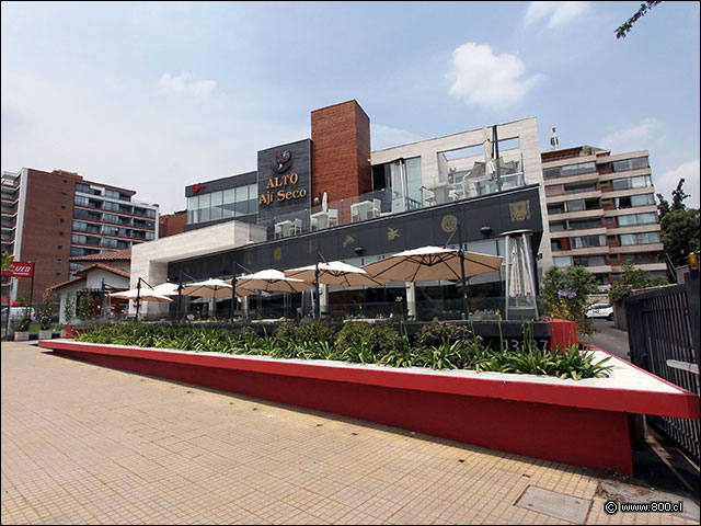 Fachada y terraza a la calle de Alto Aj Seco - Alto Aj Seco