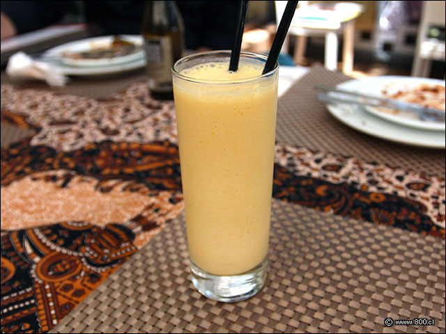 Mango lassi