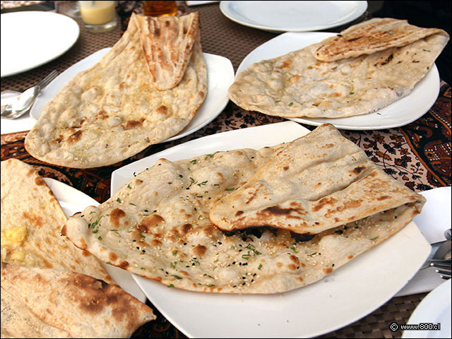 Naan, panes indios de diferentes sabores