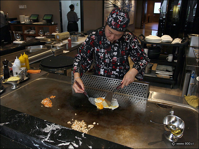 La preparacin de arroz en la plancha teppanyaki - Sabor y Aroma