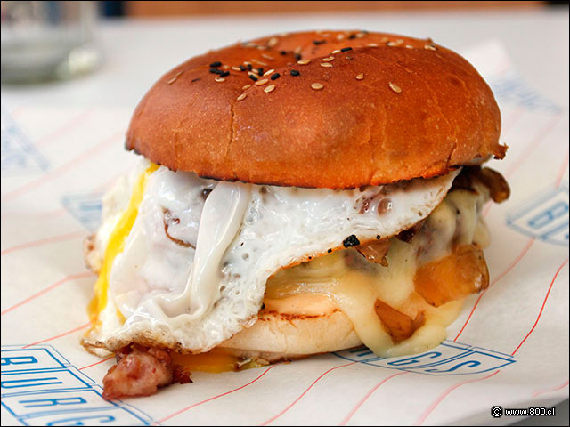 Morning Glory, notable hamburguesa  donde el huevo frito se roba el protagonismo - Burgs