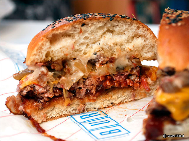 As� es por dentro la sabrosa hamburguesa Tex - Burgs