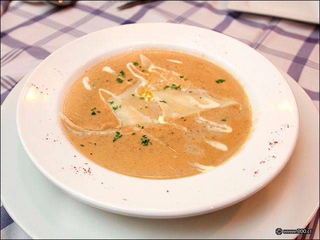 Crema de Lentejas con Raviol de Foie - Le Bistrot de Gaetan