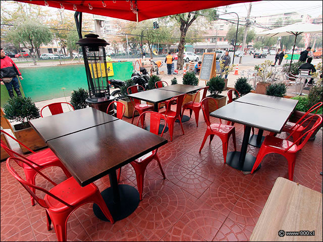 Mesas en terraza del restaurante