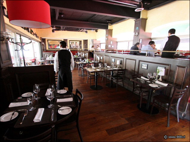  - Cascade Bistr Caf - BordeRo