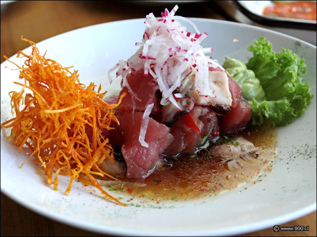 Cebiche Nikkei de Atún y Kanikana