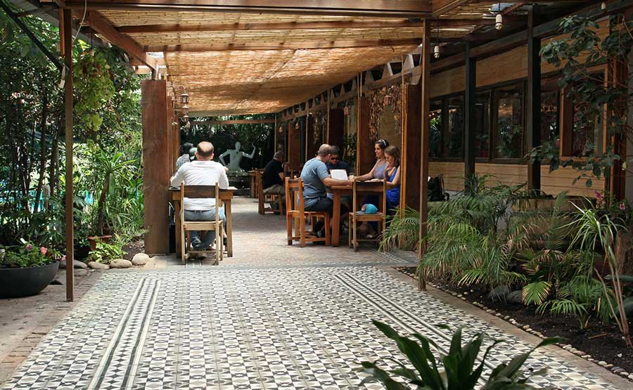 La terraza techada de Pad Thai