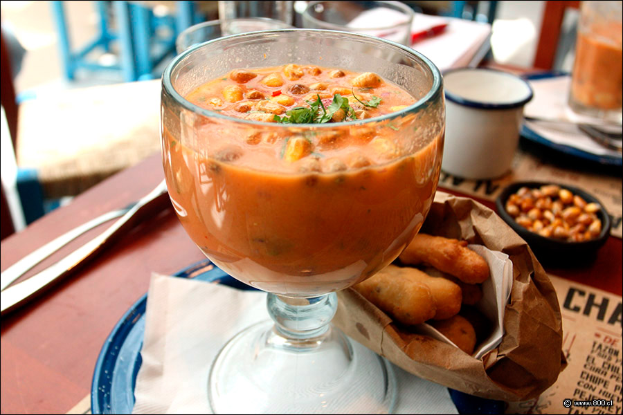 Leche de Tigre en Barra Chalaca, el jugo de un cebiche licuado - Barra Chalaca (Costanera Center)