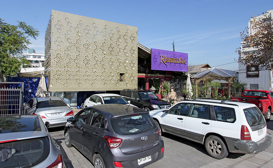 Fachada restaurante de comida india Rishtedar en Vitacura