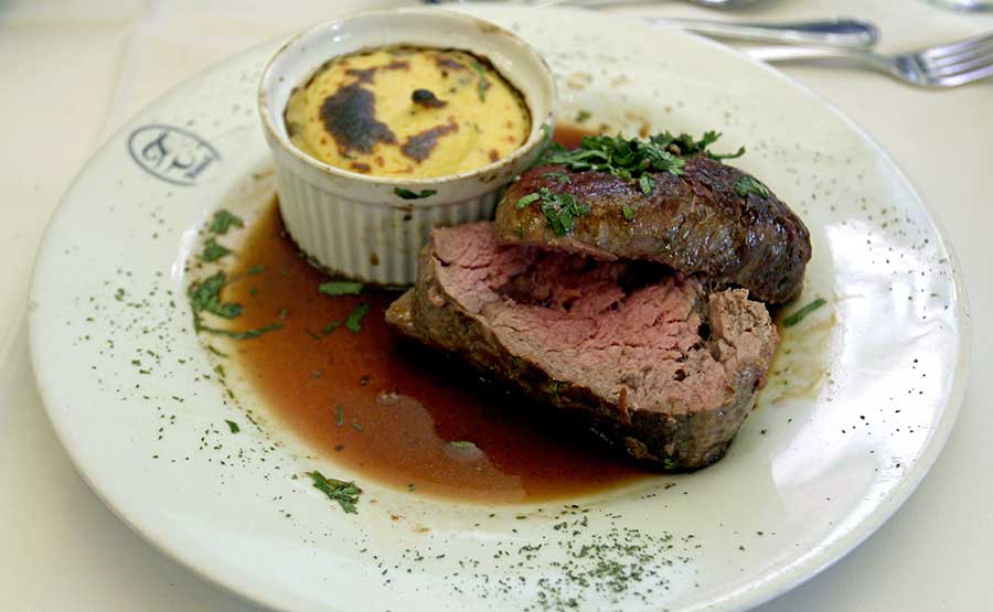 Filete al Cilantro con Pastelera de Choclo - Confitera Torres - Alameda
