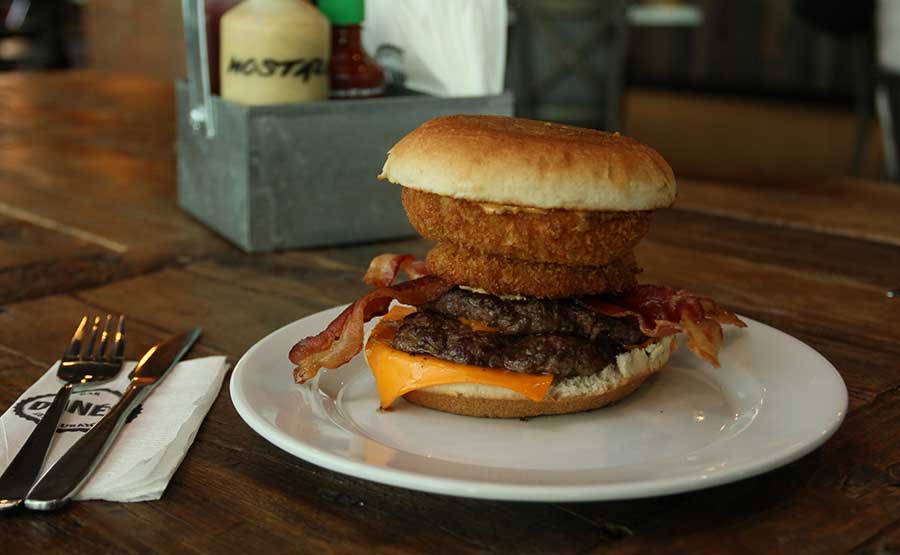 Hamburguesa Triple Queso Danés