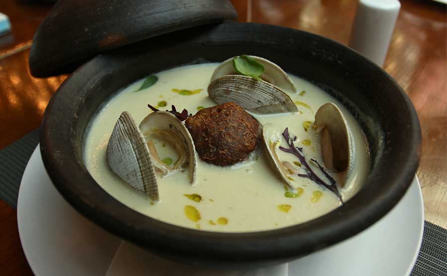 Costa Sureña, Sopa de Almejas con Milcao. Restaurante Quitral (Paseo Lastarria) Fotos de Platos