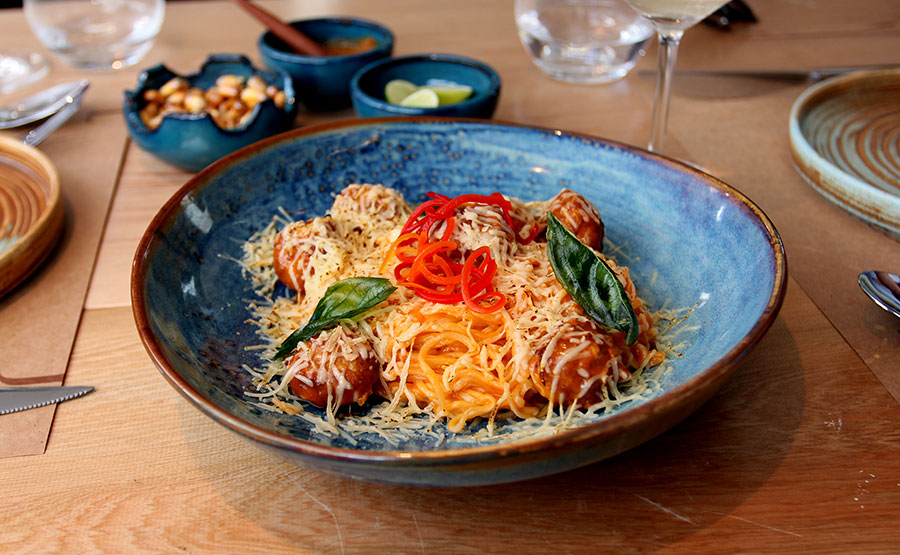 Spaghetti con Albndigas de Pescado - Pescados Capitales