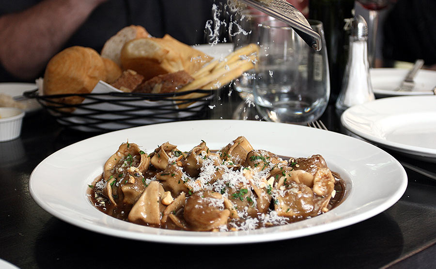 Agnolotti Piemontesi, intensa pasta rellena con cordero - Sottovoce Ristorante