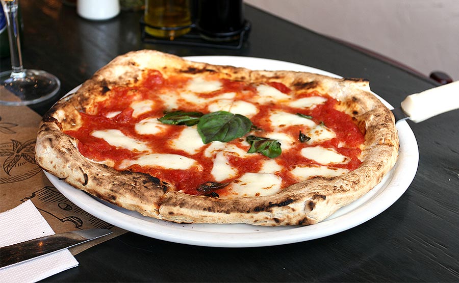 Pizza Margarita en Il Forno Los Domínicos - Il Forno (Maipú)