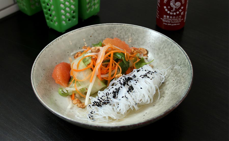 Ensalada Thai  - De Calle - Plaza Egaa