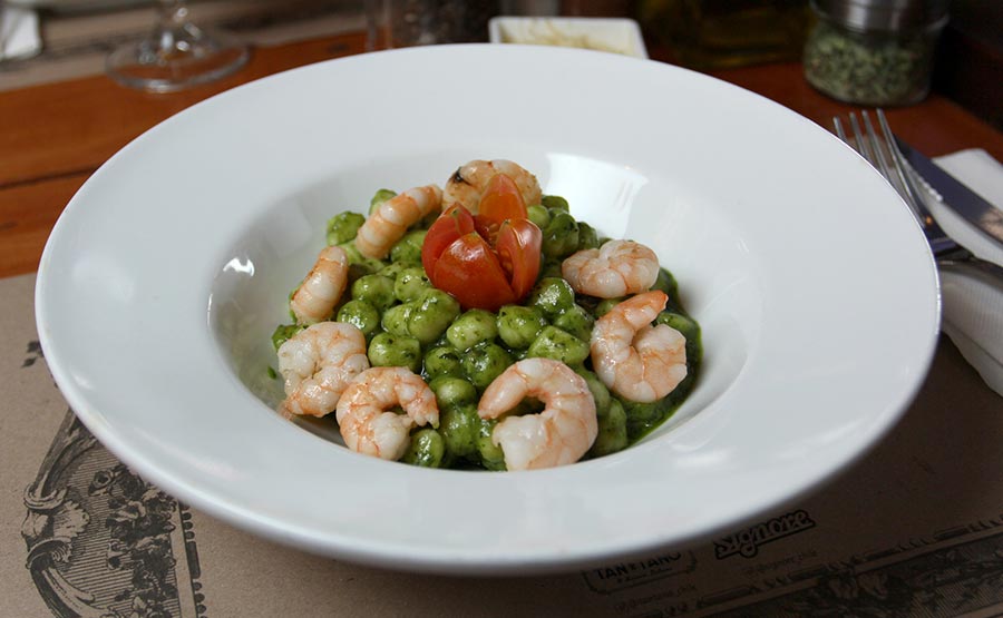 Gnocchi con camarones 