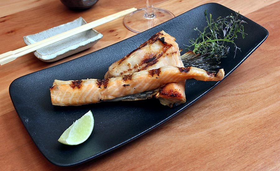 Salmn asado - Japn Restaurant - Nueva Costanera