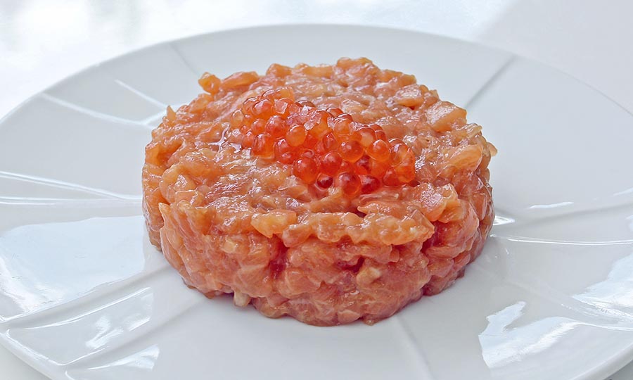 Ventresca de salmón, caviar y flor de sal - Olam