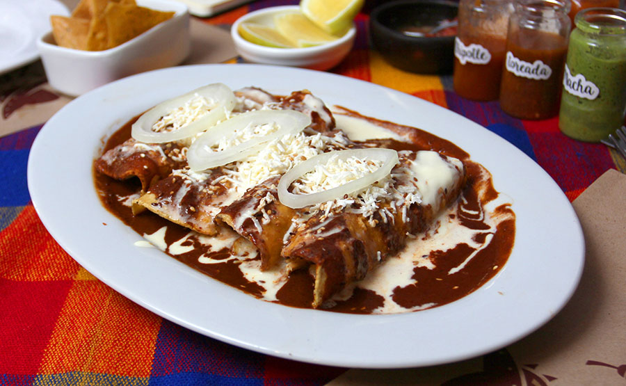 Enchiladas Suizas - El Zcalo - Providencia (El Salvador)