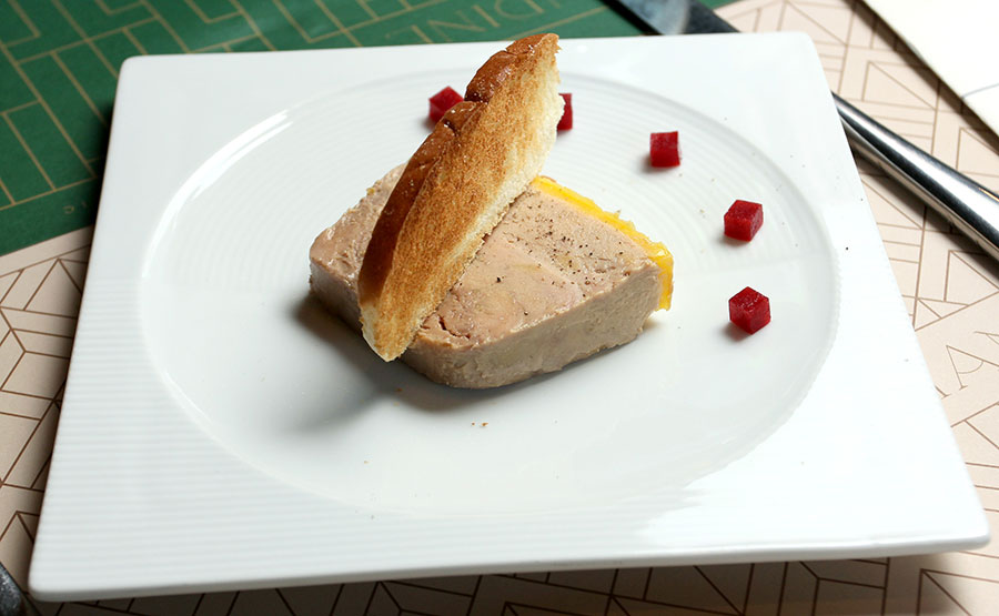 Terreni de Foie Gras con toque de frambuesa  - Amandine Bistro Hyatt Centric