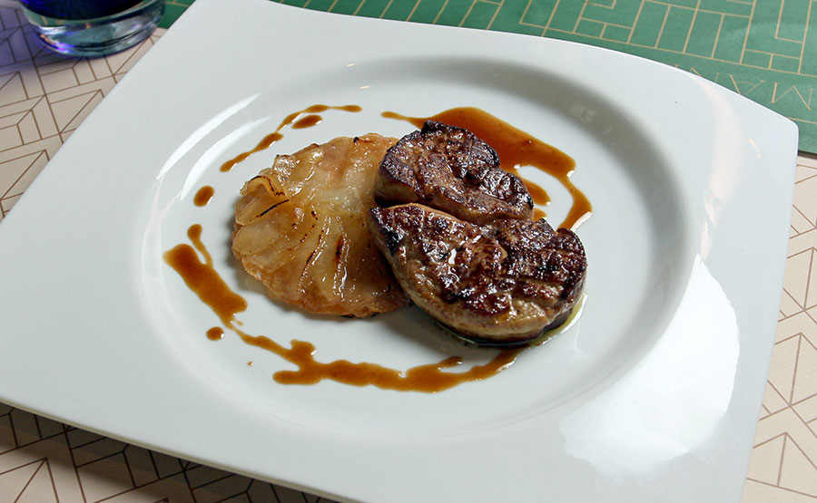 Foie Gras Poel con tarta fina de peras 