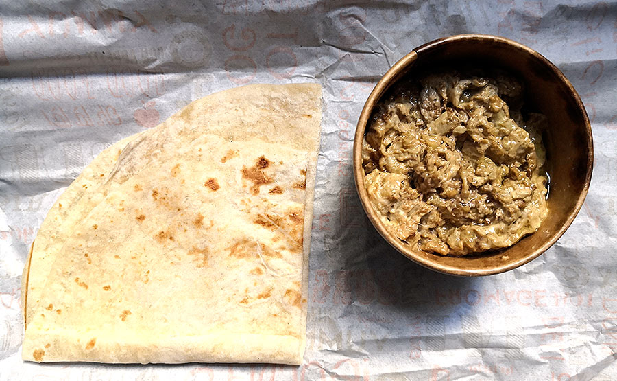 Babaghanush o pasta de berenjenas asadas 