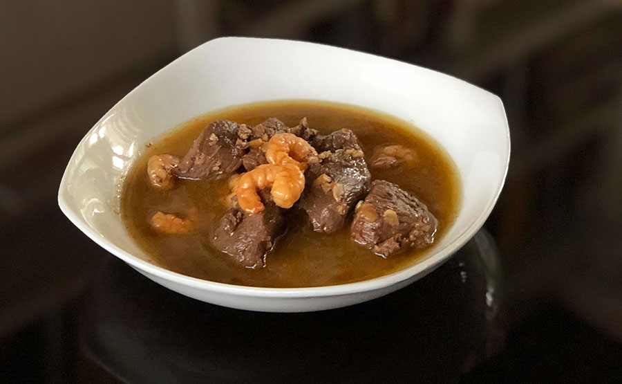 Mar y Tierra, camarones y filete salteado - De la Ostia