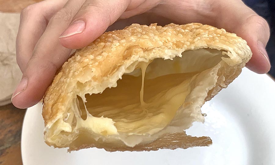 Impecable Empanada frita de queso slo - El Hoyo Maitencillo