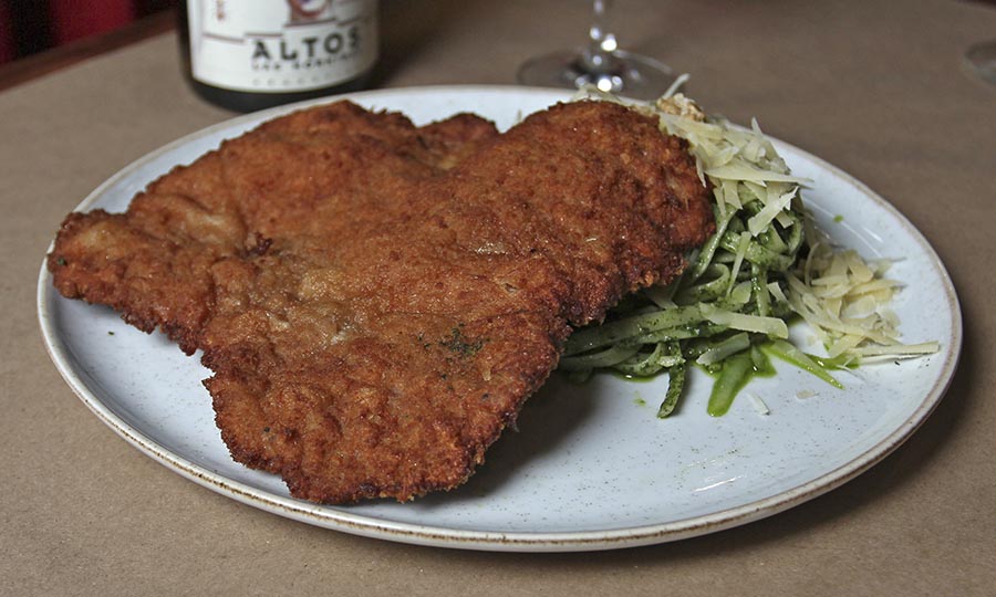 Recomendada Milanesa de lomo liso y fetuccine al pesto