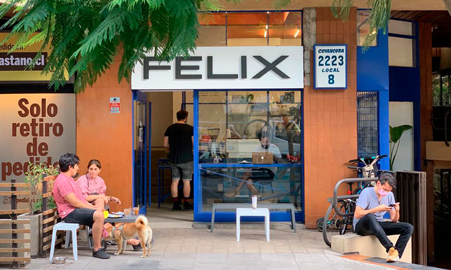 Fachada de Felix caf en calle Coyancura - Felix Caf